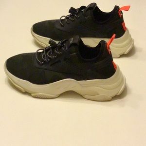 Steve Madden Sneakers